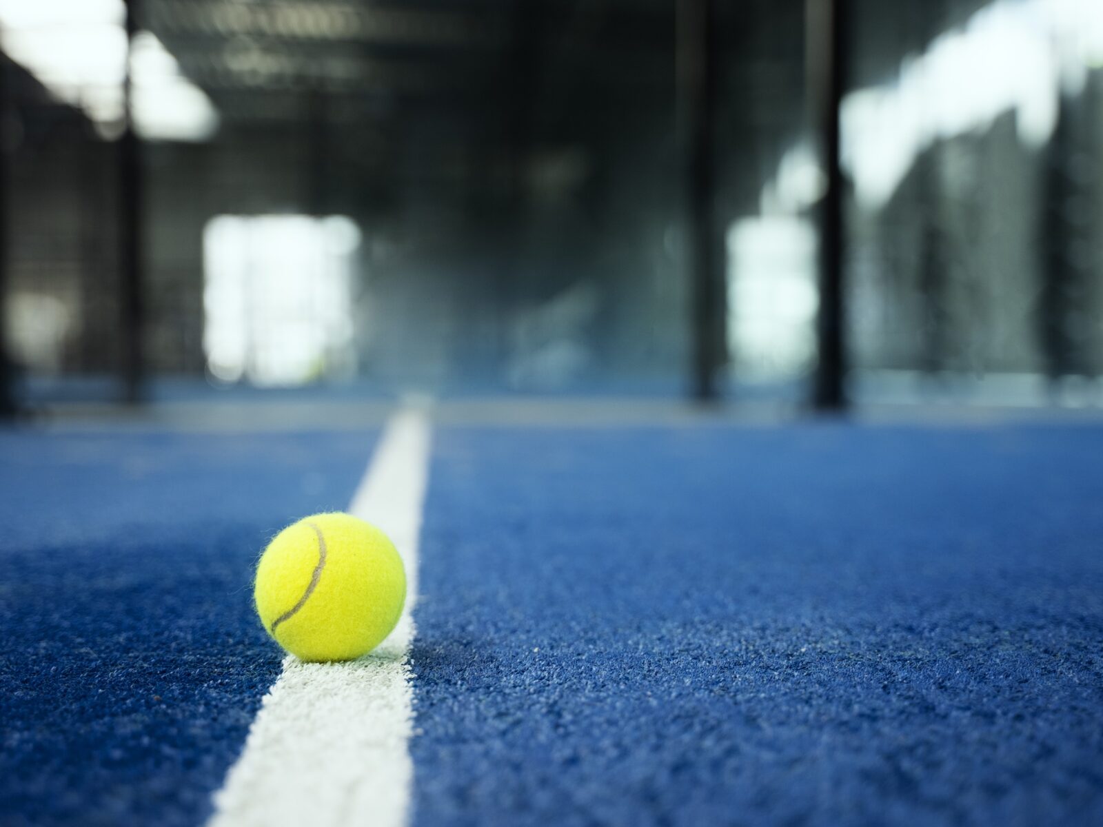 paddle-tennis-white-line